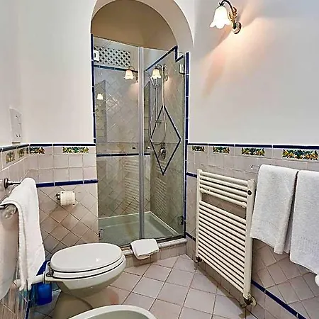 Alojamento de Acomodação e Pequeno-almoço Casa Silvana Capri